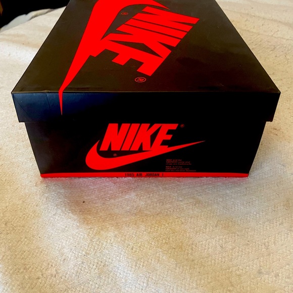 Nike Air Jordon 1 Retro High OG Hyper Royal/White Size 4